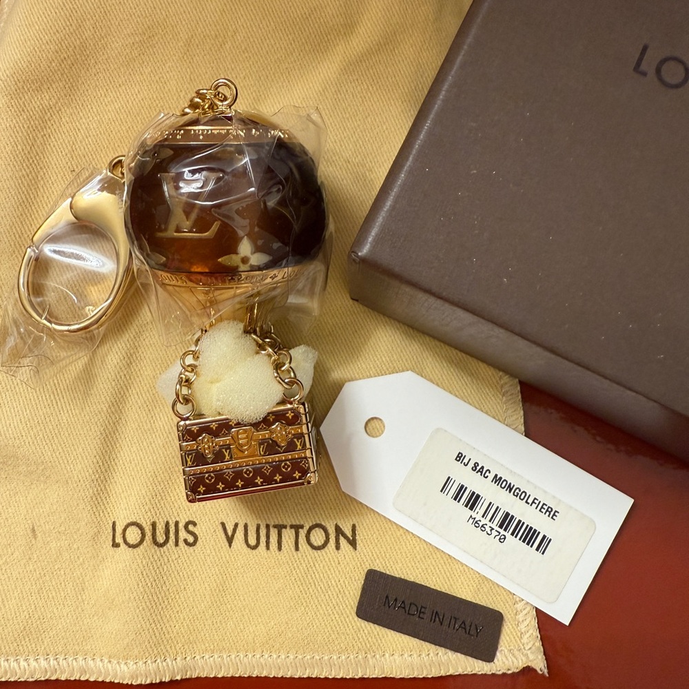 Louis Vuitton MONGOLFIERE limited edition hot air balloon keychain brand new box